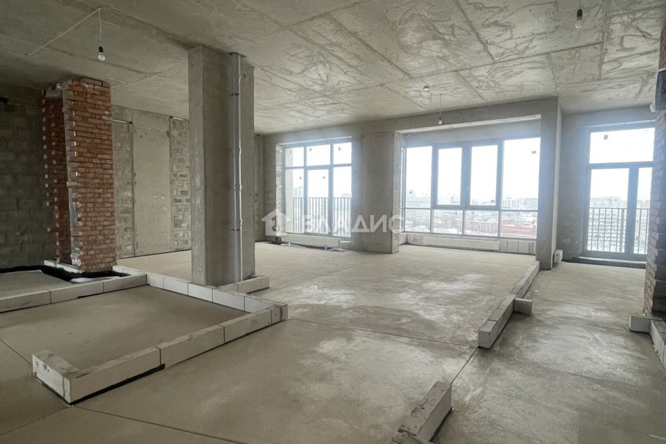 Продаётся 3-комнатная квартира, 153.3 м²