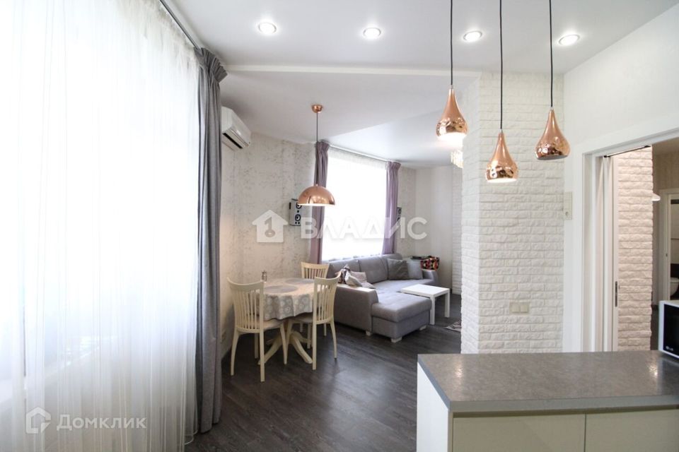 Продаётся 2-комнатная квартира, 54.6 м²