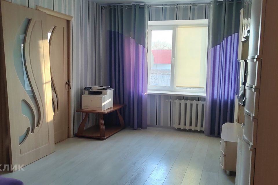 Продаётся 4-комнатная квартира, 60.1 м²