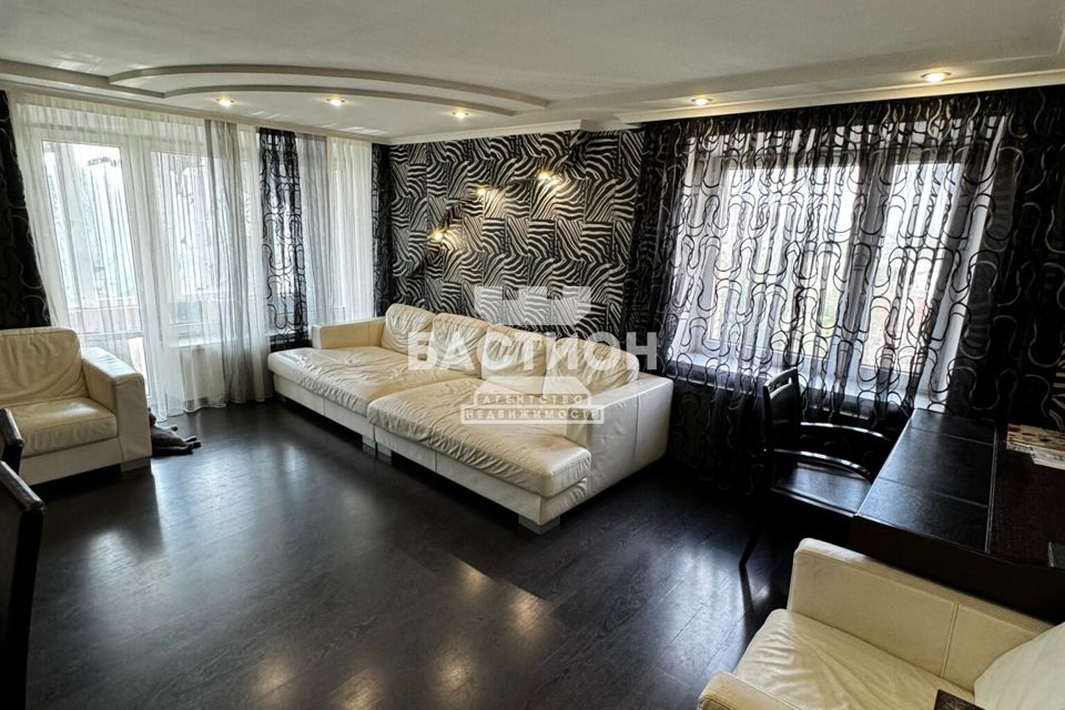 Продаётся 2-комнатная квартира, 58.7 м²