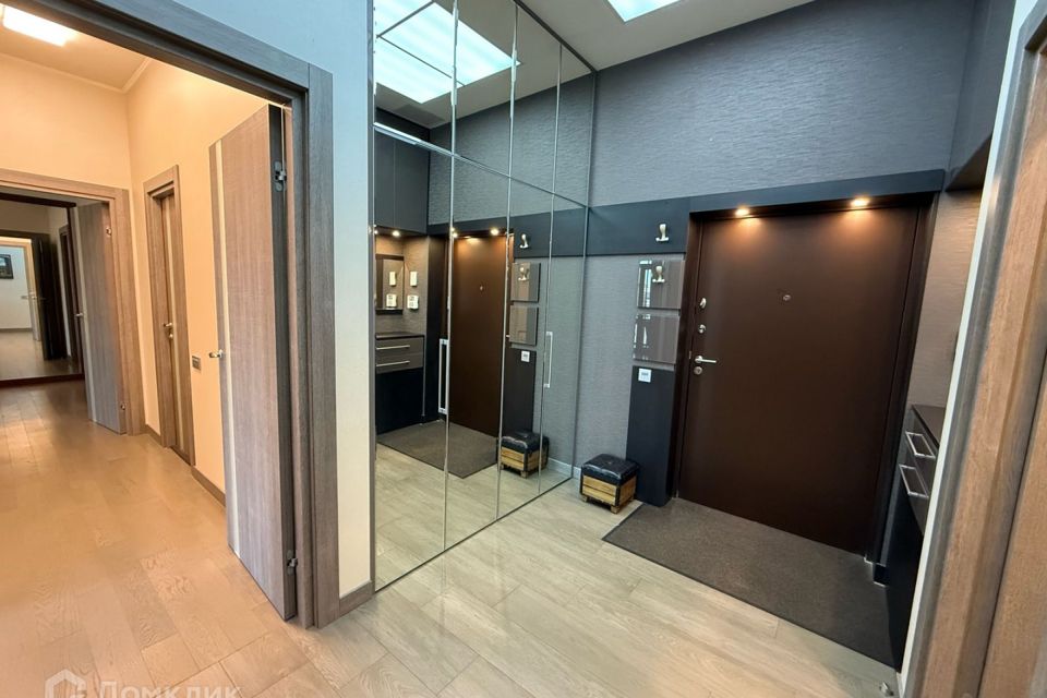 Сдаётся 2-комнатная квартира, 82.8 м²