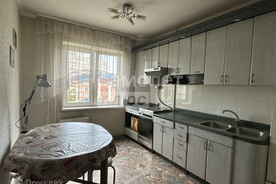 Продаётся 3-комнатная квартира, 63.7 м²