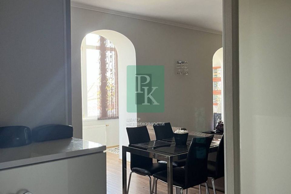 Продаётся 4-комнатная квартира, 123.5 м²