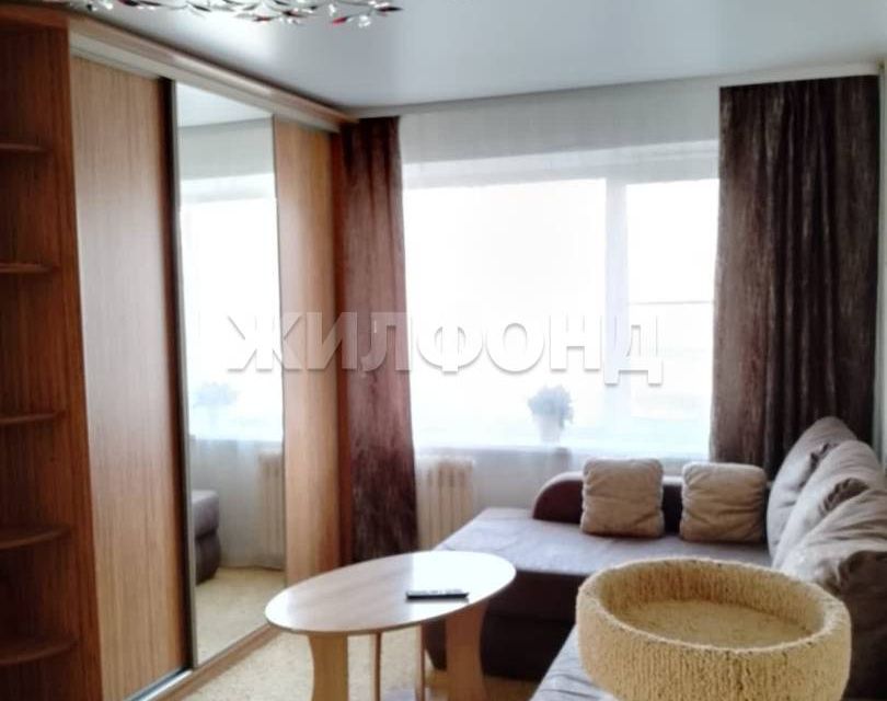 Продаётся 4-комнатная квартира, 70.4 м²