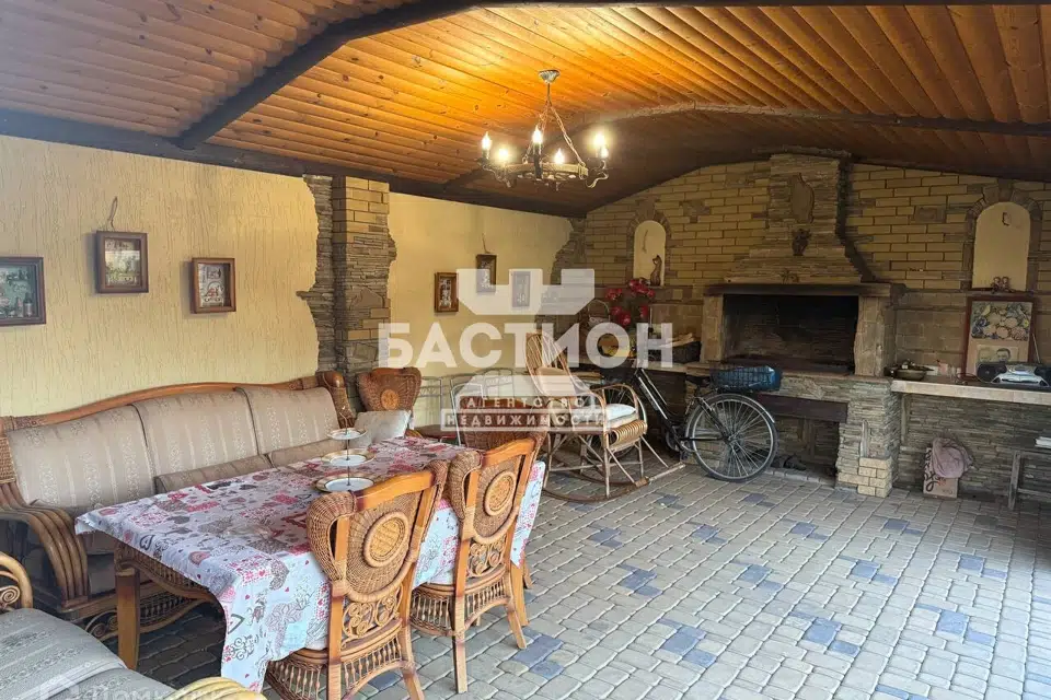 Продаётся 2-этажный дом, 210 м²