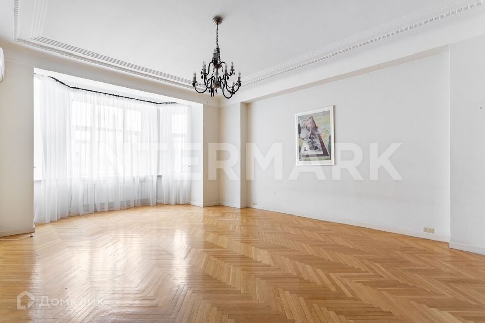 Продаётся 3-комнатная квартира, 151.6 м²