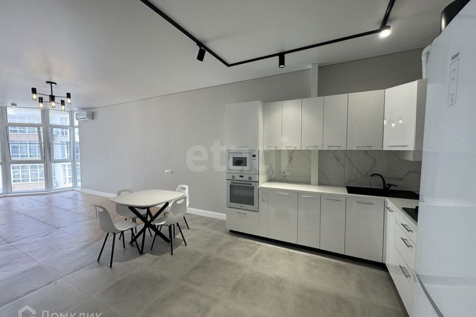 Продаётся 1-комнатная квартира, 63.4 м²