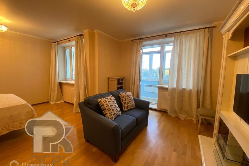 Продаётся 1-комнатная квартира, 56.8 м²