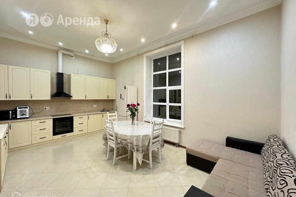 Сдаётся 2-комнатная квартира, 87 м²