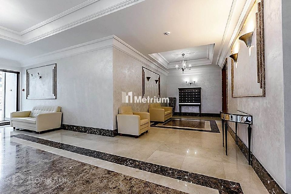 Продаётся 5-комнатная квартира, 344 м²