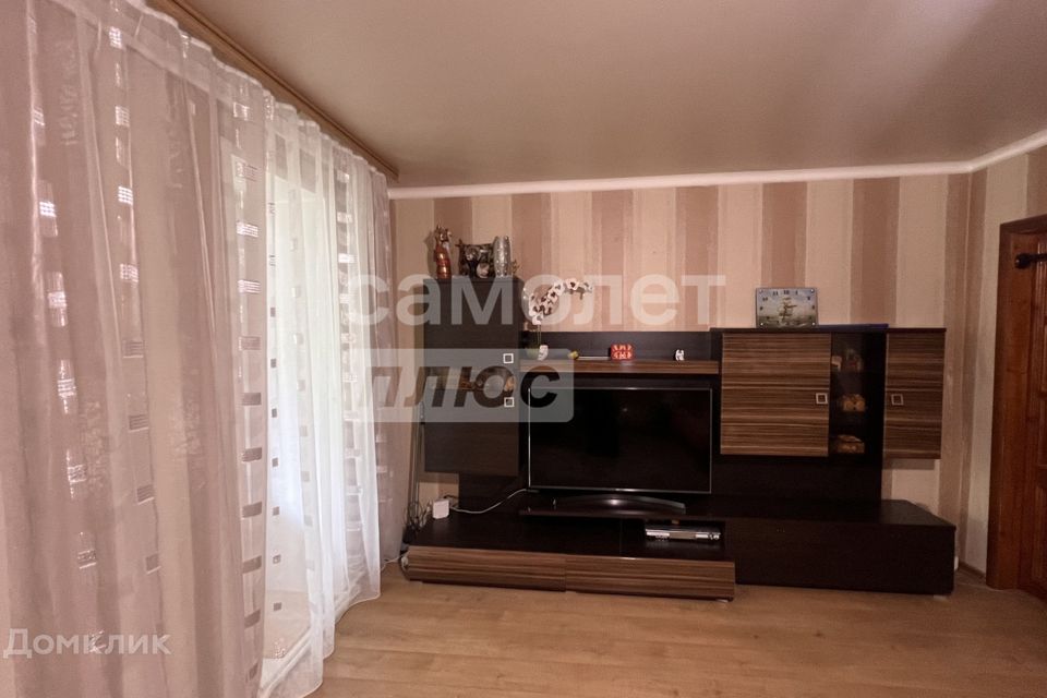 Продаётся 4-комнатная квартира, 77.4 м²