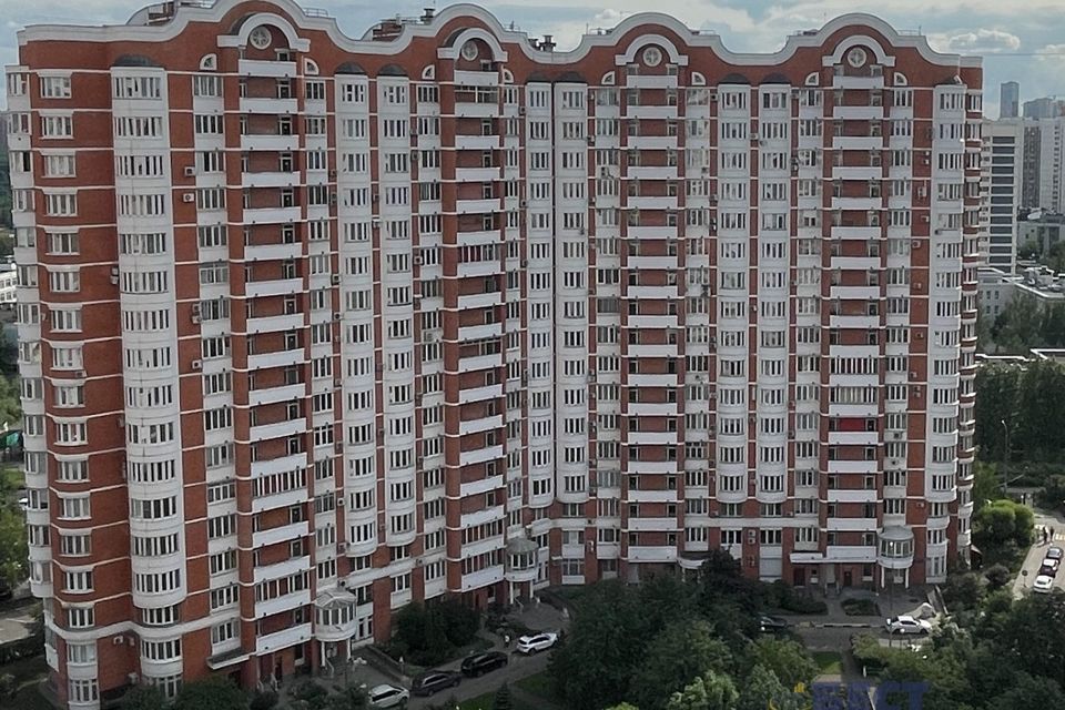 Продаётся 4-комнатная квартира, 129 м²