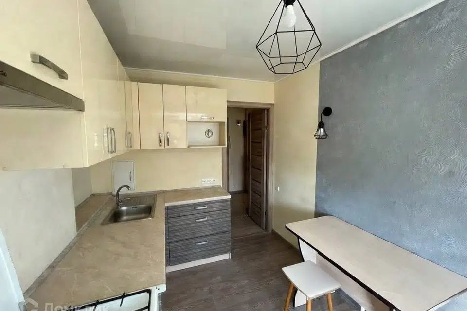 Продаётся 3-комнатная квартира, 51.5 м²