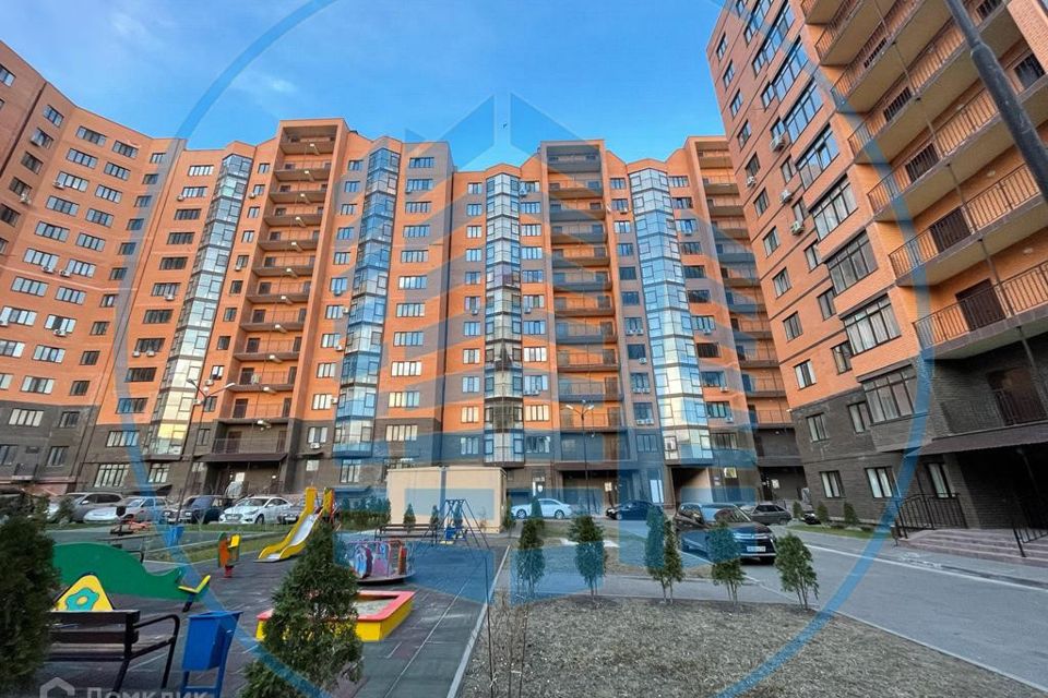 Продаётся 3-комнатная квартира, 107.6 м²