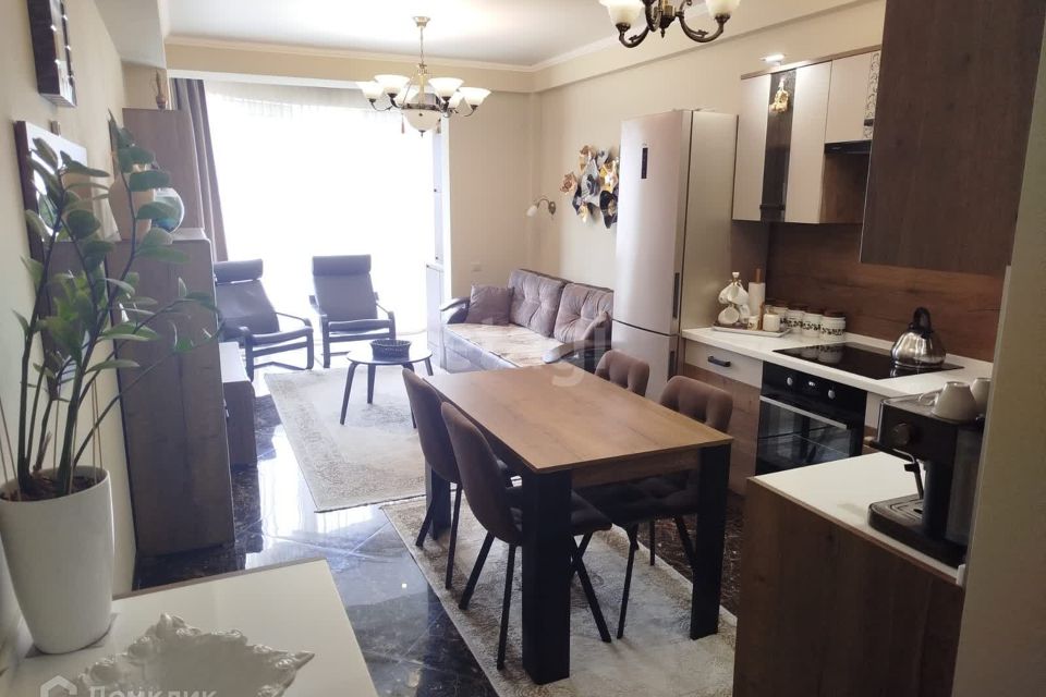 Продаётся 2-комнатная квартира, 82.6 м²