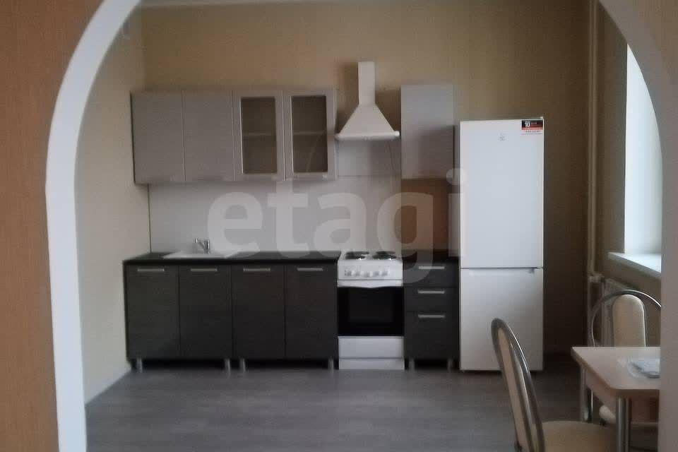 Продаётся 1-комнатная квартира, 42.7 м²