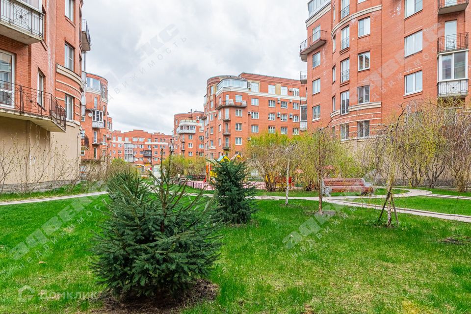 Продаётся 3-комнатная квартира, 129.5 м²