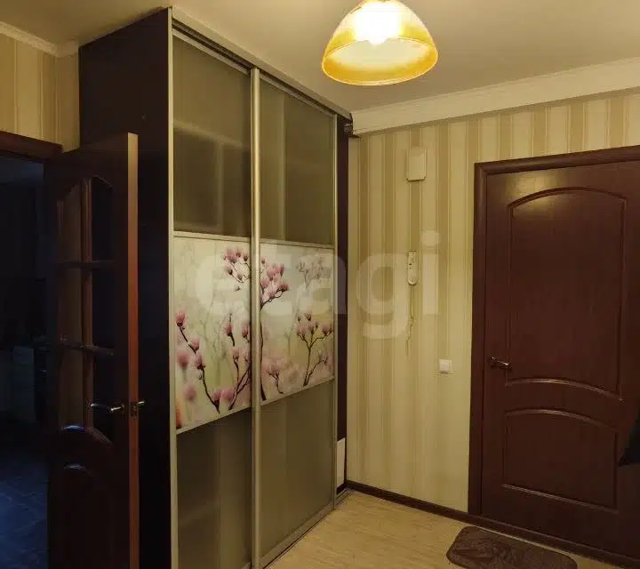 Продаётся 2-комнатная квартира, 53.7 м²