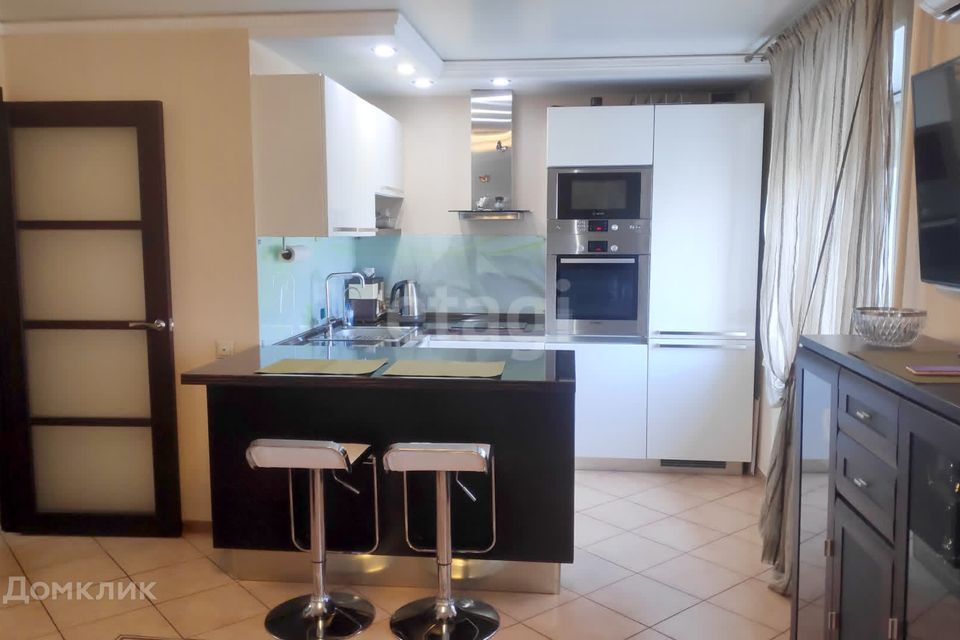 Продаётся 3-комнатная квартира, 60.5 м²