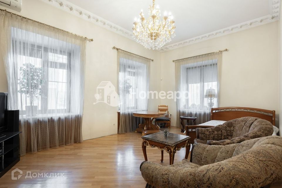 Продаётся 3-комнатная квартира, 110 м²