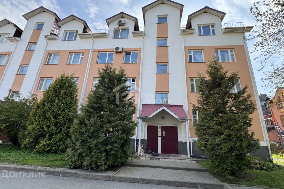Продаётся 3-комнатная квартира, 92.7 м²