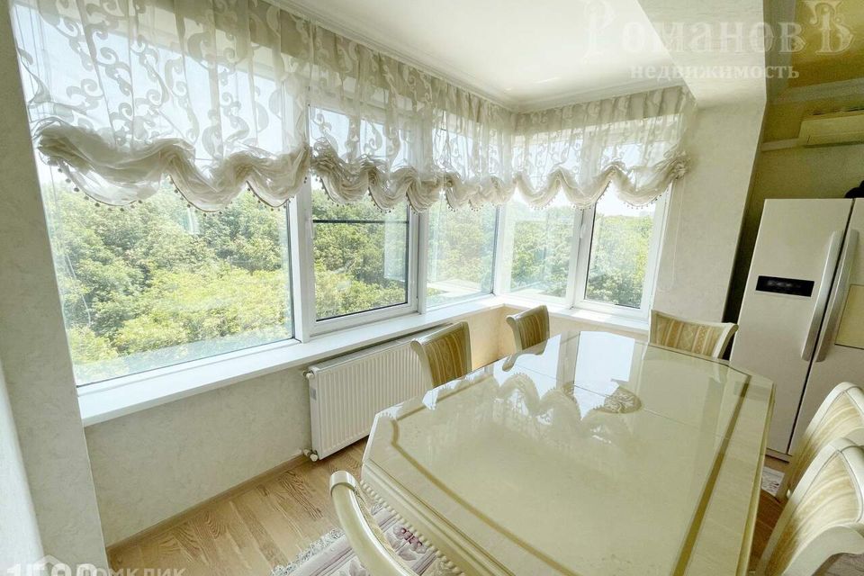 Продаётся 3-комнатная квартира, 110.9 м²