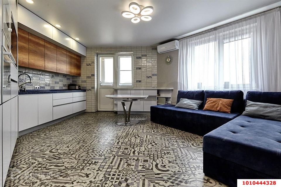 Продаётся 3-комнатная квартира, 70 м²