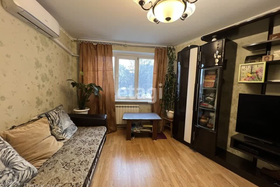 Продаётся 4-комнатная квартира, 72.4 м²