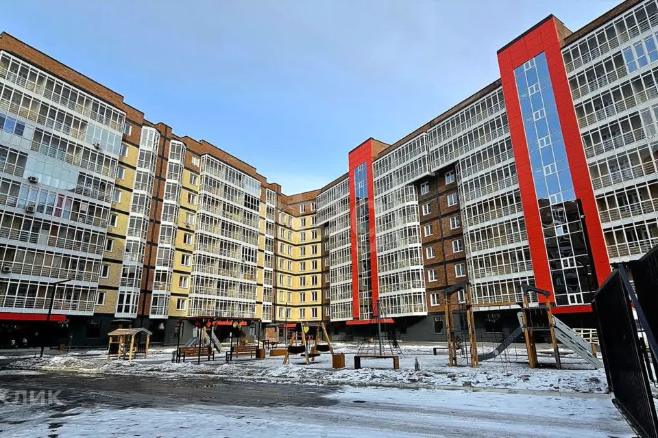 Продаётся 5-комнатная квартира, 205.3 м²