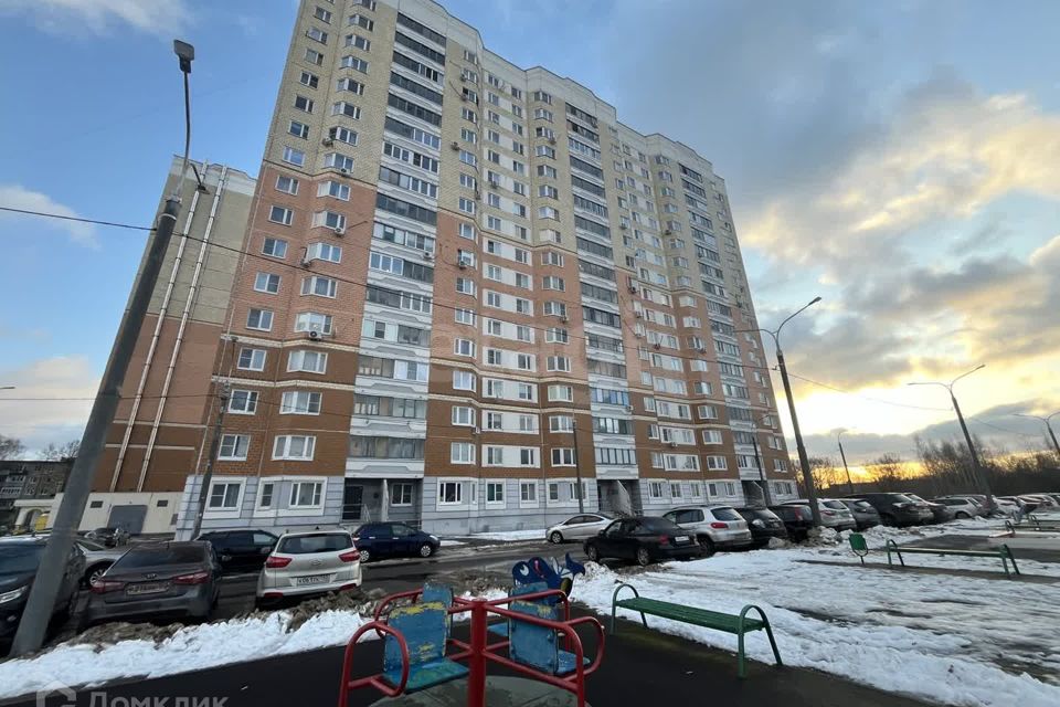 Продаётся 1-комнатная квартира, 41.9 м²