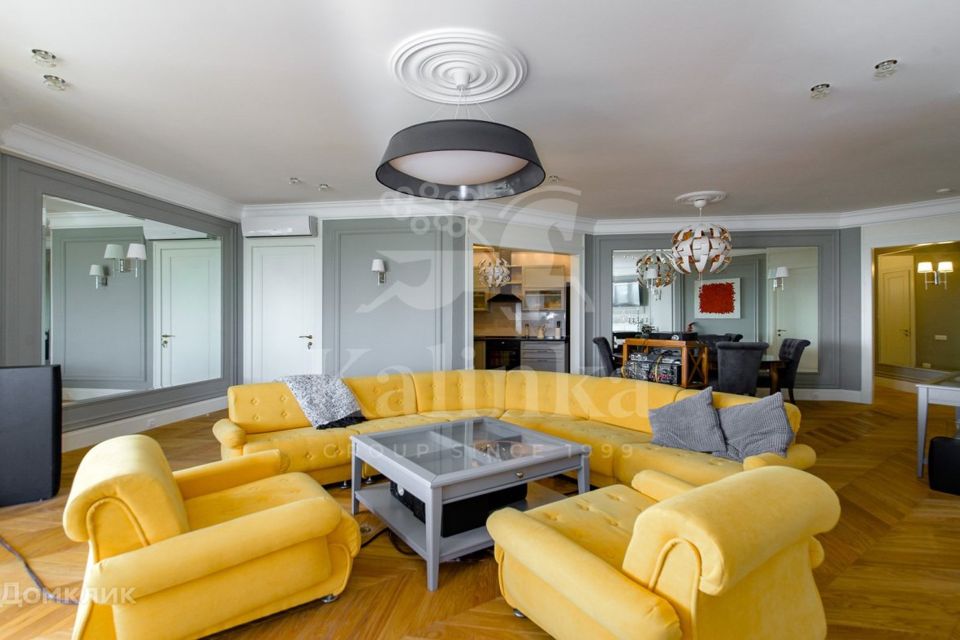 Продаётся 3-комнатная квартира, 151 м²