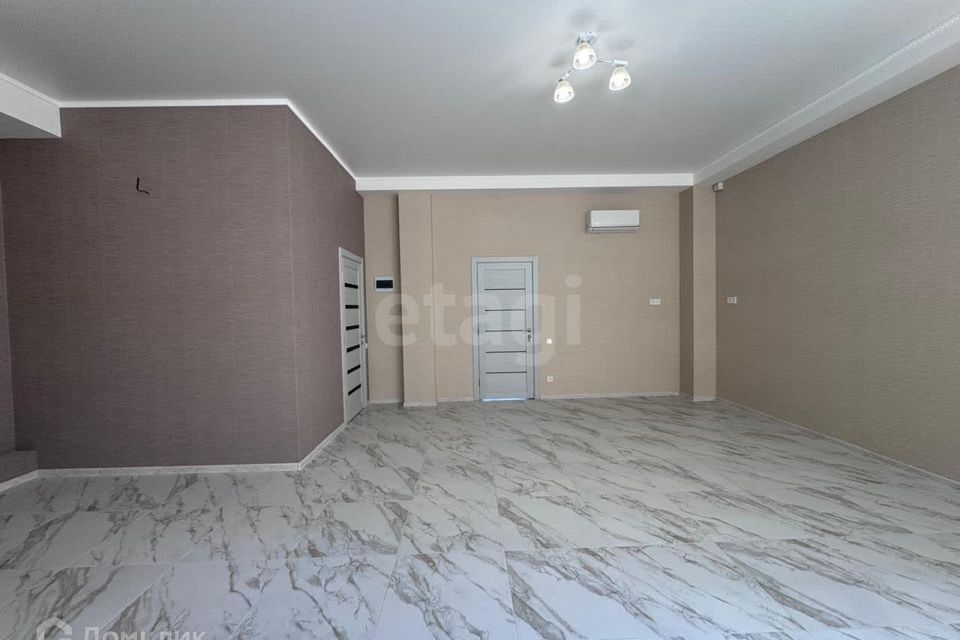 Продаётся 2-комнатная квартира, 109 м²