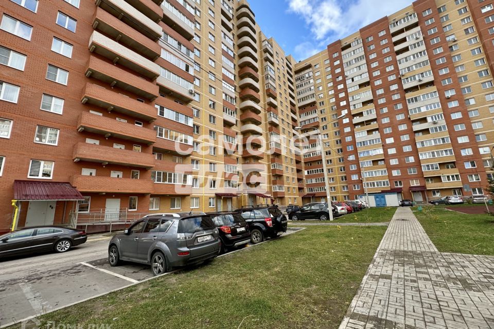 Продаётся 2-комнатная квартира, 67.8 м²