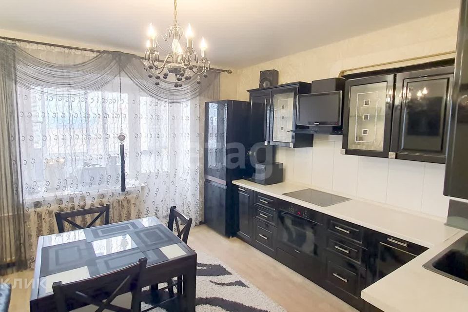 Продаётся 3-комнатная квартира, 97.9 м²