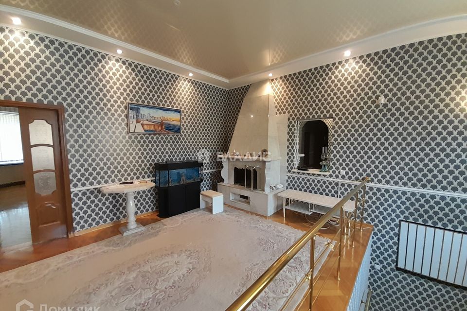Продаётся 4-комнатная квартира, 206.4 м²