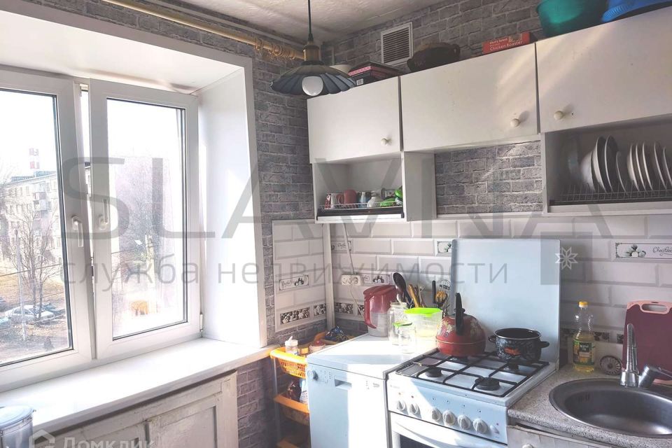 Продаётся 4-комнатная квартира, 62.3 м²
