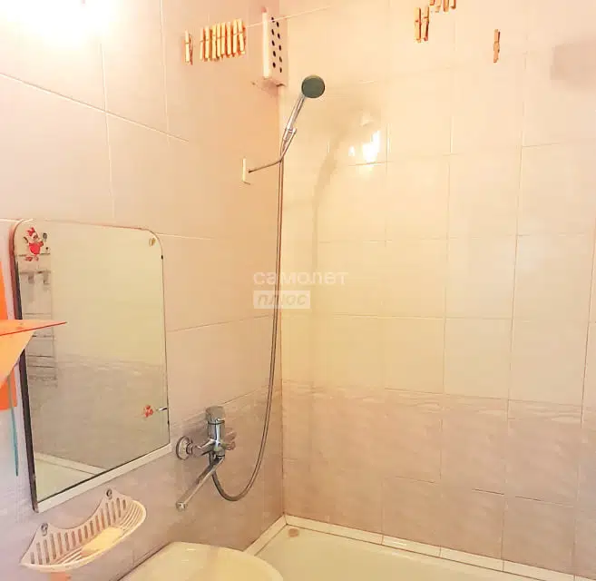 Продаётся 3-комнатная квартира, 52.8 м²