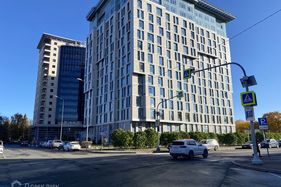 Продаётся 4-комнатная квартира, 158 м²