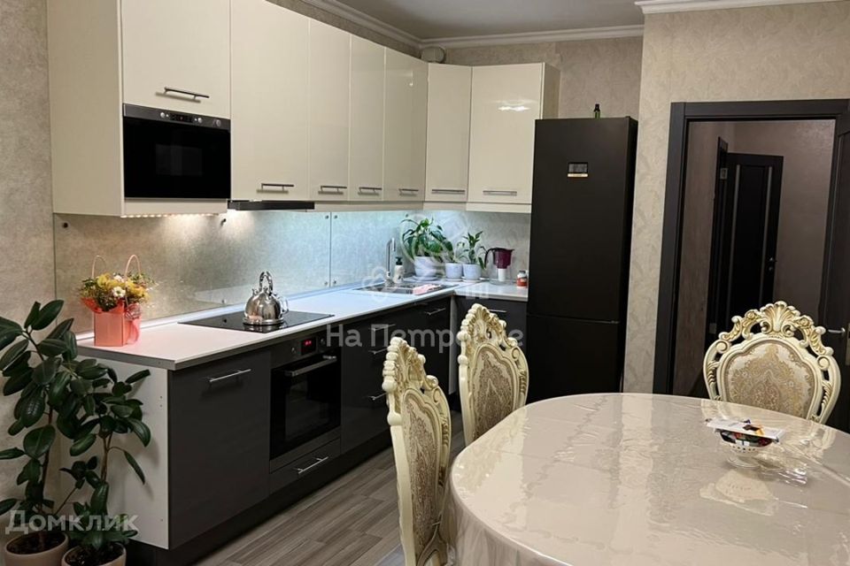 Продаётся 1-комнатная квартира, 57.7 м²