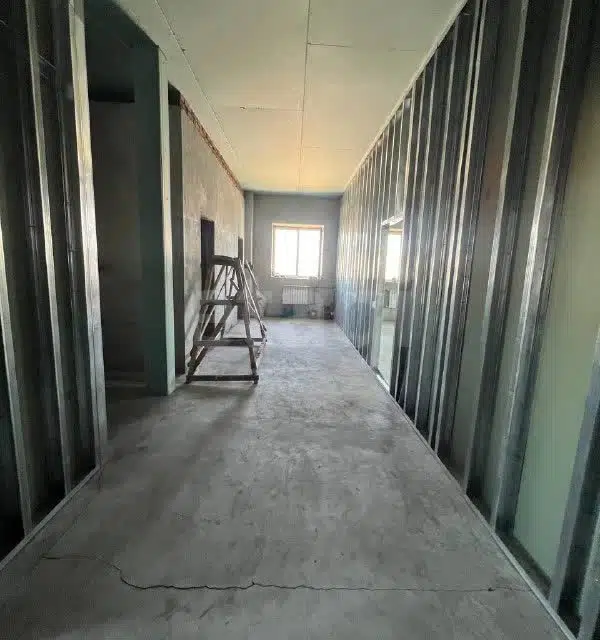 Сдаётся торговое помещение, 600 м²