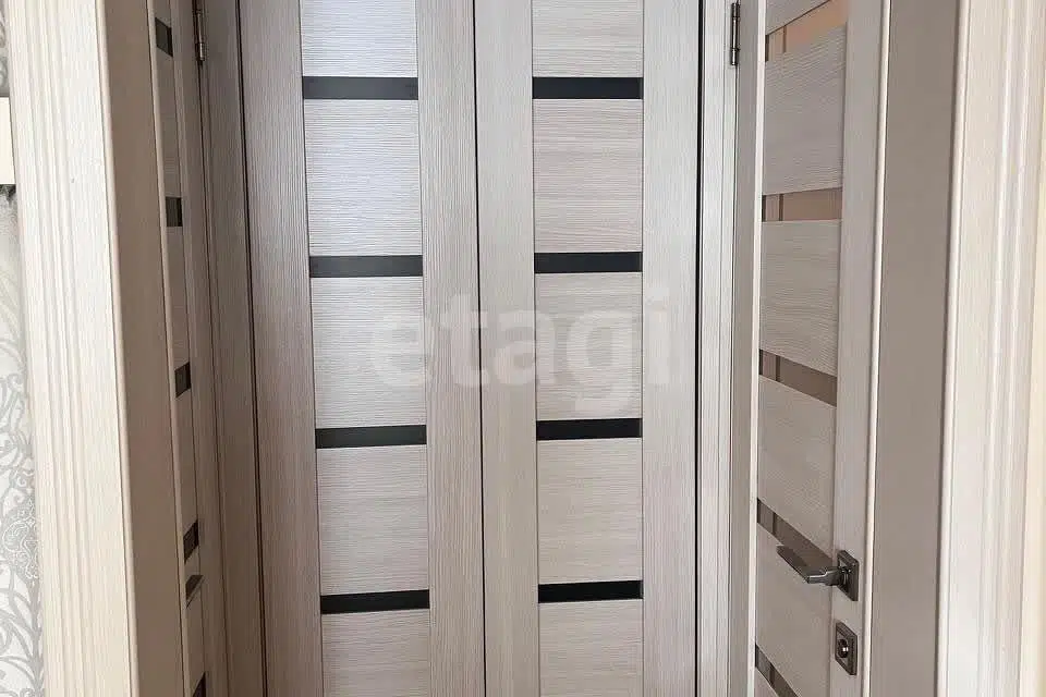 Продаётся 4-комнатная квартира, 72.8 м²