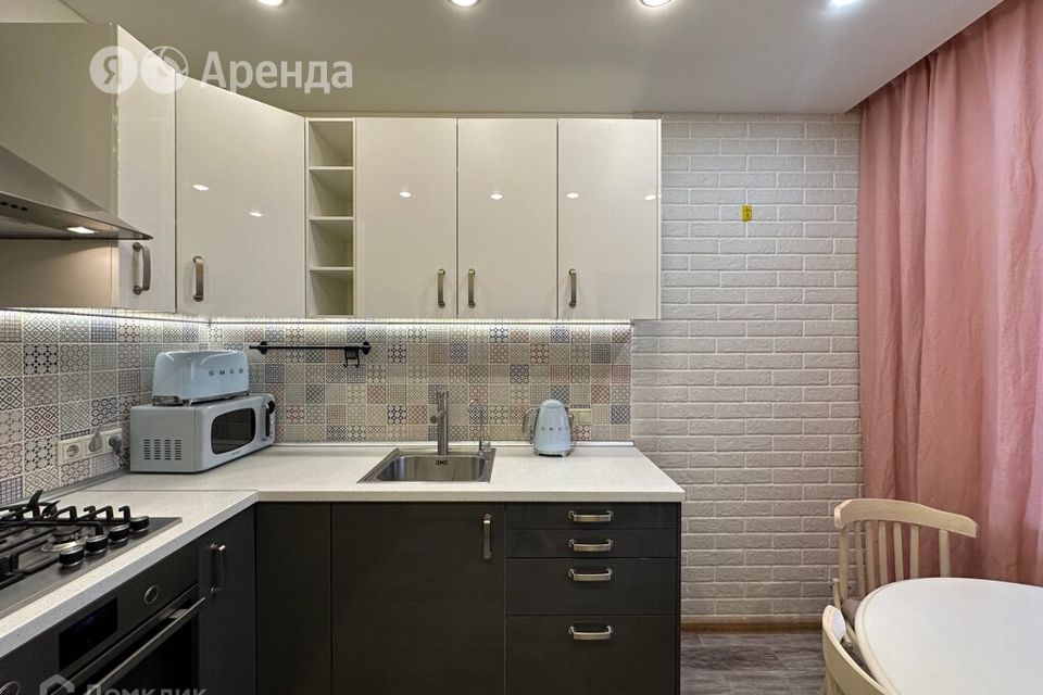 Сдаётся 1-комнатная квартира, 42 м²