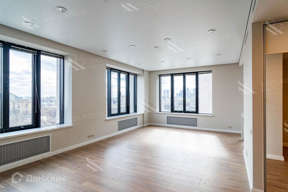 Продаётся 3-комнатная квартира, 112 м²