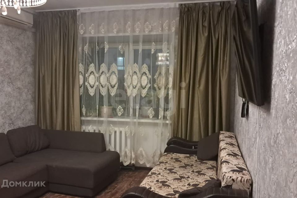 Продаётся 1-комнатная квартира, 41.3 м²