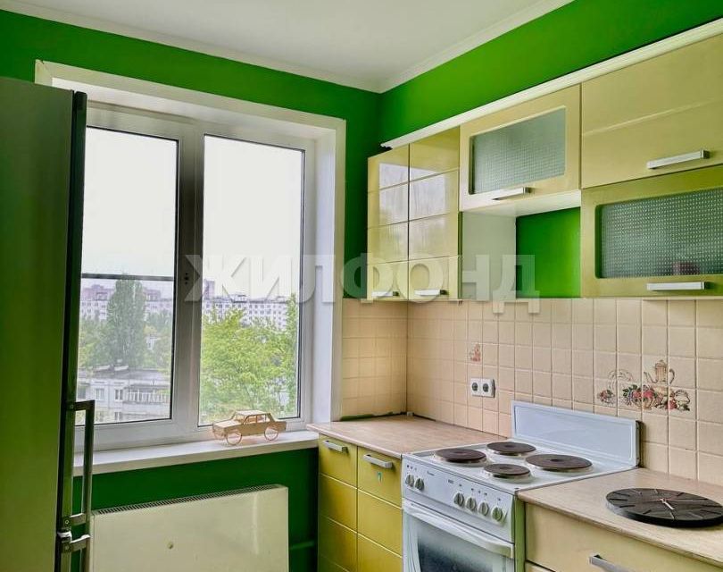 Продаётся 1-комнатная квартира, 32 м²