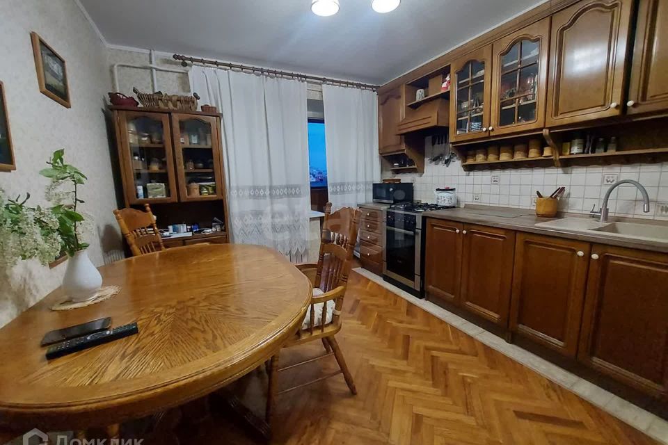 Продаётся 4-комнатная квартира, 115 м²