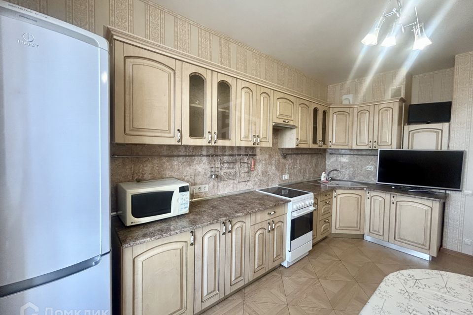 Сдаётся 2-комнатная квартира, 75 м²