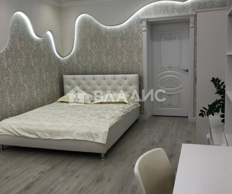 Сдаётся 4-комнатная квартира, 120 м²