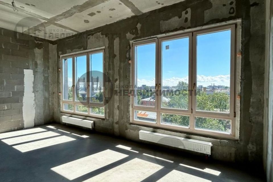 Продаётся 3-комнатная квартира, 108 м²