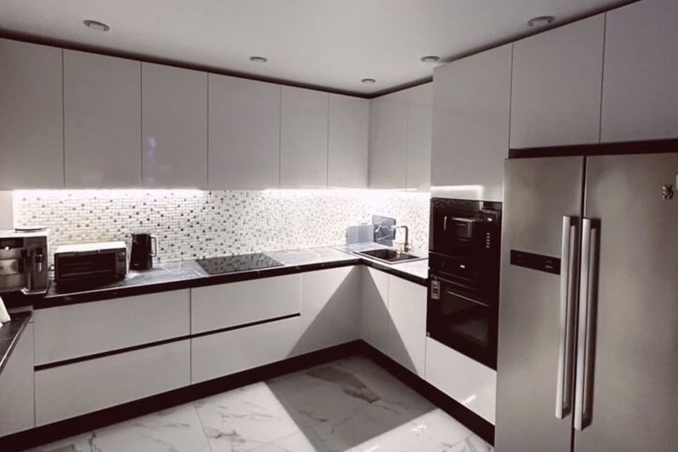 Продаётся 7-комнатная квартира, 230 м²